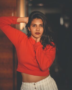 Shathiga Instagram - Anywhere with you is better than anywhere without you
.
Shot by @mk_portraitz 
.
#shathiga#actor#tamil#casual#photography#potraitphotography#chennai
