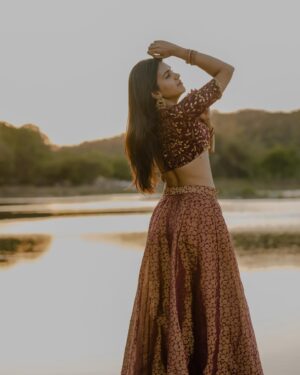 Shathiga Instagram - அன்பே🤍
.
📸 @sk24official 
Outfit @arudpa 
.
#shathiga#actor#tamil#photoshoot#photography#potraitphotography#ethnic#aethetic#chennai