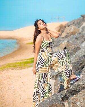 Shathiga Instagram - Manasula poongaathu 🤍🌬️
.
Shot by @mk_portraitz 
.

.
#shathiga#actor#tamil#chennai