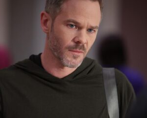Shawn Ashmore Instagram - Wopez looking serious in 601!! Find out why on February 20th @therookieabc @alydiaz