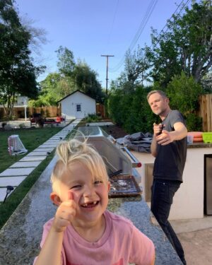 Shawn Ashmore Instagram - BBQ pizza with Olly:) yum!! ❤️❤️ 📷 @lindagashmore