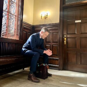 Shawn Ashmore Instagram - A lawyer ponders his next case. 📷 @waldoswaldonts