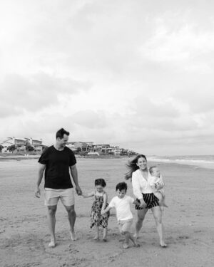 Shawn Johnson Instagram - CHARLESTON family vaca ⭐️