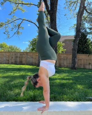 Shawn Johnson Instagram - doing everything possible to try and get comfortable this pregnancy, even if that means getting upside down hahaha. Head over to @caliafitness’s Instagram Stories for a takeover where I'll be showing how I take my CALIA fits throughout the day. I swear by their clothes because they are THE MOST comfortable.