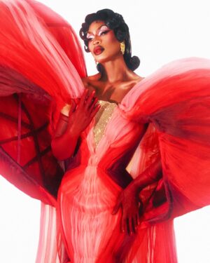 Shea Couleé Instagram - LA! Drag Con is upon us! You can find me at booth #646! The Meet and Greet minimum is $45 dollars. If you’ve already purchased a ticket to The Love Ball: LA. Your ticket price will be deducted from your M&G minimum! We will start the meet & greets after the ribbon cutting, so be sure to get to booth #646 early! On 7/19 from 12:30-1:30 I will be away from my booth doing a performance on the main stage. And on 7/20 I will be away from my booth from 12:30-1:15 recording Hey Qween! So plan accordingly so you can maximize on your time at Drag Con! Also, don’t forget to get your tickets for The Love Ball: LA July 19th at The Belasco! 

📸 by @mattdicksonphotography 

❤️ by @joshuanapontedesigns

💇🏾‍♀️ by @wigsbyhassoon