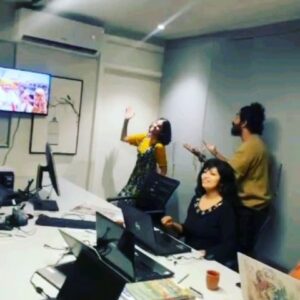 Sheetal Shetty Instagram - ಅಣ್ಣಾವ್ರ birthday ❤️💐🤗 office tales1 @sheetalesofficial  #happybirthday #drrajkumar #kannadasongs #kannada #kannadafilm #kannadiga #bengaluru #sheetales #happiness #happyworkplace