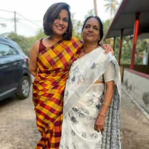 Sheetal Shetty Instagram - ಅಮ್ಮ ಮತ್ತು ನಾನು 🙂💐 mom and me💐
#karnataka #dakshinakannada #udupi #brahmavara #kannadafilmindustry #sandalwood #motherlove #daugther