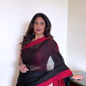 Shefali Shah Instagram - Keeping it demure ❤️