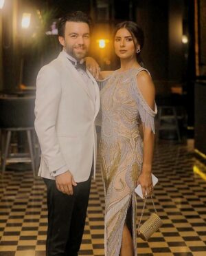 Sherif Ramzy Instagram - 9 years loving you ♥️ @sheriframzy 
Happy anniversary my love. 🌹🌹🌹