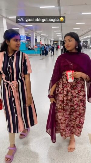 Sherin Thara Instagram - “Siblings: the only enemy you can’t live without.”😂😂😂

#babysherin #babymayu #mayu #baakyalakshmi #vijaytelevision #trendingreels #trending #explorepage #explore #fun #love #fight #siblings #today #instagramreels #like #reels #reelitfeelit