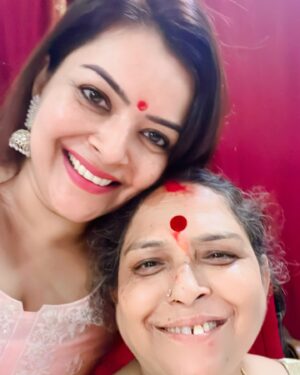 Shilpa Raizada Instagram - Happy raksha bandhan ♥️ 

Har ghar mein parvarish aisi ho jo #rgkar mein hua vo dobara kabhi na ho 

Hope we heal 🥲soon 🙏🏻🙏🏻🙏🏻 
Hope for justice 🙏🏻 
 @sonam08chouhan 
#hopeforjustice #rgkarmedicalcollege #nocrime #freedom #life #preciousmoments #family #godiskind #bekind #behumble #begrateful #thankyouforeverything #nocomplain 🙂🙏🏻 #jaiho #shilparaizada