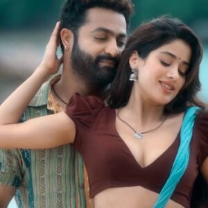 Shilpa Rao Instagram - Swoon-worthy alert! 💚🩵
Jr. NTR and Janhvi Kapoor's romantic melody 'Dheere Dheere' is out now !

#Devara #DheereDheere 

An @AnirudhOfficial Musical 🎶
🎙️- @shilparao 
✍️ - #RamajogayyaSastry, @kausarmunir, @wikkiofficial, @AazadRaj, #MankombuGopalakrishnan
🕺- @boscomartis

#DevaraonSep27th 🌊

Man of Masses @jrntr #KoratalaSiva #Saifalikhan @janhvikapoor #NandamuriKalyanRam @rathnaveludop #sabucyril @sreekar.prasad @yugandhart_ @yuvasudhaarts @ntrartsoffl @karanjohar @dharmamovies @aafilms.official @apoorva1972 #AnilThadani @SitharaEntertainments @KVN.Productions @SBbySSK @devaramovie  @tseriessouthofficial