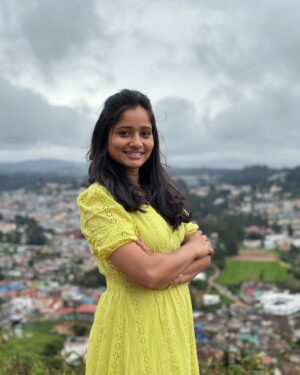 Shilpa Thakre Instagram - H🌼PE …….✨✨

#shilpathakre #expressionqueen #ooty #conoor #travel #travelphotography #travelgram #explore #exploring #insta #instagood #instagram #instamood #mountains #pahad #picoftheday #ootd #nature #live #love #solotravel #solo