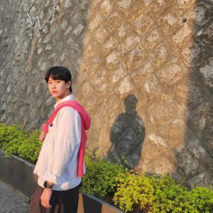 Shin Hyeon-seung Instagram - 마지막은 항상....🌸