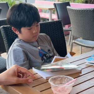 Shin Hyun-joon Instagram - 사랑합니다 주님💛
주님 내 길 아시네
흔들린 그 길에도 함께해
주님 내 일 아시네
멈춰진 나의 삶에도 늘 함께해
나의 힘이 되신 주
항상 같은 곳에서
주가 나의 도움 되시네
나의 길이 되신 주
변함없으신 계획
주가 나의 모든 걸음 되시네
아멘🙏🏼

#love #family #blessing #thankyoujesus 
#jesuslovesyou 
#기도하는아빠🙏🏼
#주님께모든걸맡기고🌈