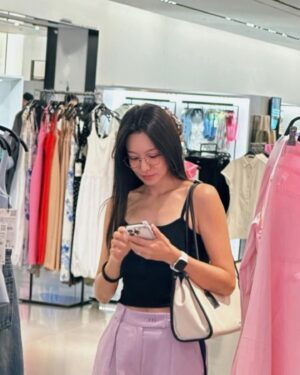 Shin So-yul Instagram - 🌤️7