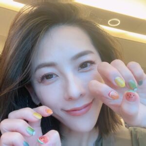 Shin Yazawa Instagram - ☆

夏だから出来ることを探してみる

今回のネイル遊んでみました🍉🍊🥝
たまには♡

私の苦手な蚊の季節がやってくる
蚊に刺されない方法を毎年考えてる
洋服の上からもさしてくる
こちらも対策しないと。。😵‍💫