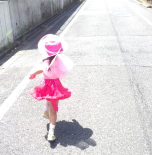Shin Yazawa Instagram - ♡

私の愛する長女が12歳になりました🥳
お誕生日おめでとう💗

生まれた時から手がかからない子で
乳児期はよく寝てくれる子でした

高学年になると
自主性を持って行動するようになりました
手を離しても目を離さないようにしています
この先は目を離しても心を離さないようにします。
幼少期の関わり方を大事にしています🫧

#幼少期の関わり方
#手を離して目を離さない
#目を離して心を離さない
#我慢強くなくていいからね
#成長
#お誕生日おめでとう
#ぷち反抗期もあるけどね
