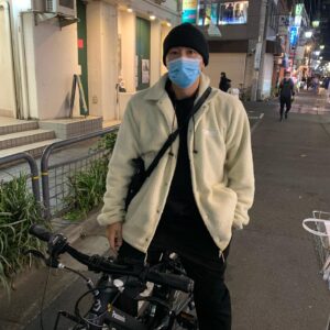 Shinobu Hasegawa Instagram - 本多劇場から出たら現れた。ノーパーカーJr