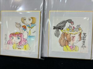 Shintaro Kago Instagram - Various items for sale at the exhibition. Clear files, badges, colored paper, prints, etc.