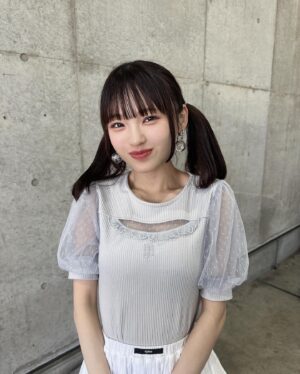 Shinzawa Nao Instagram - あざとい服着たよ❤︎どかな❤︎

#彼女の私服がかわいい #個別握手会 #パシフィコ横浜 #evelyn #ツインテール