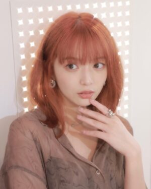 Shiori Instagram - 今月18日までやっているlunasolのPOPUPにお邪魔してきました💄

きらきらのパレットがめちゃかわでした〜
原宿に行ったらぜひ覗いてみてね

@lunasolofficial
#lunasol2023popup
#カラーオイルセラム
#オイル美容液ファンデーション