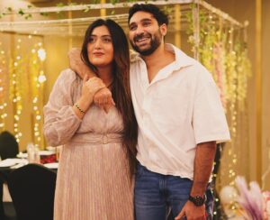 Shireen Mirza Instagram - It was my favourite humans birthday 🎈

To my husband,a real go-getter,a brave man with a heart of gold, happy birthday my Jigar!
May Allah fulfill all your fantastic plans and may you lead to great victories. I love you! ❤️

PS. Let’s keep embarrassing each other forever 😉 #iykyk 

#birthday #surprise 

Thank you @dragonfly_hotel for your amazing hospitality and the yummyyyy food 🤤
