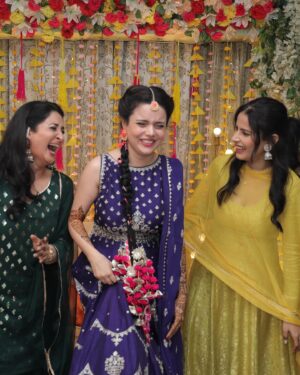 Shivani Tomar Instagram - 🧡💛🧡💛