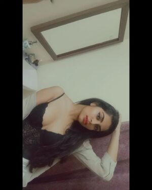 Shiyara Sharmi Instagram - >⁠.⁠< 📸

#shiyarasharmi #snapshots