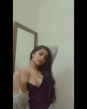 Shiyara Sharmi Instagram - >⁠.⁠< 📸

#shiyarasharmi #snapshots