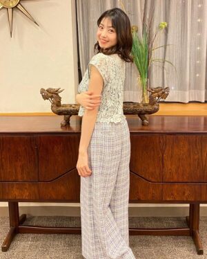 Shizuka Nakamura Instagram - .

年末〜年明けにかけての
スタイリングまとめ🏷️✨

番組やイベント等で着用させて頂きました！
ありがとうございました🤍