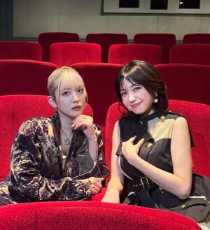 Shizuka Nakamura Instagram - 🎬

映画 #レディ加賀 取材

撮影の思い出や撮休の過ごし方について
お松とたくさん話してきました🩰✨