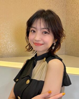 Shizuka Nakamura Instagram - .

映画 #レディ加賀
完成披露舞台挨拶でのスタイリング🏷️✨
