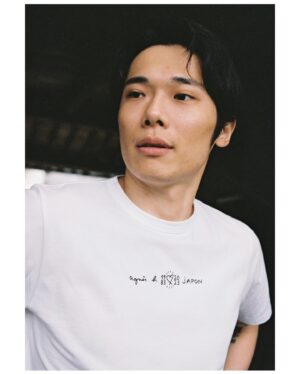 Shohei Matsuzaki Instagram - @agnesb_officiel in 瀬戸田広島

瀬戸田最高
タコが旨い、レモン山盛り
海流が強いからタコ、流されないよう筋肉が発達するらしいです
かっこいいですね

Photographs @kotori_kawashima 
Styling @midorioiwa 
Hair make up @eriko_yamaguchi_ 
Director @des_quatre_tokyo
Support @emi_comorebi