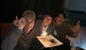 Shohei Matsuzaki Instagram - 29歳になりました。
皆さん、いつもありがとうございます。
20代最後の年も悔いのないように毎日を生きていこうと思います。

誕生日の夜はいつも気遣ってくださる先輩方にサプライズでお祝いしていただき感無量でした。
ありがとうございました😳

皆さんこれからも宜しくお願いします。
