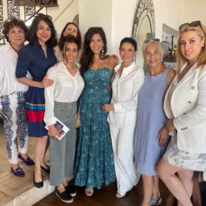 Shohreh Aghdashloo Instagram - Last week, I had the pleasure of meeting with some of the members of the KCIS and learn about their revolutionary method of educating underprivileged kids.

Keep Children in School (KCIS) is dedicated to empowering students from underprivileged backgrounds by providing essential resources and support to help them succeed academically. Their mission is to break the cycle of poverty and create a brighter future for every child through education. 

If you want to support them and their mission, go to @kcisfoundation. 🙏🏼❤️

With special thanks to Elham Moore,
President & CEO of the KCIS

هفته گذشته، افتخار دیدار با برخی از اعضا KCIS را داشتم و فرصت اشنایی با روش انقلابی آنها برای آموزش به کودکان محروم را.

کودکان را در مدرسه نگه دارید (KCIS) به توانمندسازی دانش‌آموزان از پیشینه‌های محروم با ارائه منابع ضروری و پشتیبانی برای کمک به موفقیت تحصیلی آنها اختصاص دارد. ماموریت آنها شکستن چرخه فقر و ایجاد آینده روشن تر برای هر کودک از طریق آموزش است.

اگر می خواهید از آنها و ماموریت آنها حمایت کنید، به @kcisfoundation بروید. 🙏🏼❤️

با تشکر ویژه از الهام مور
رئیس و مدیر عامل KCIS

#kcis #keepchildreninschool