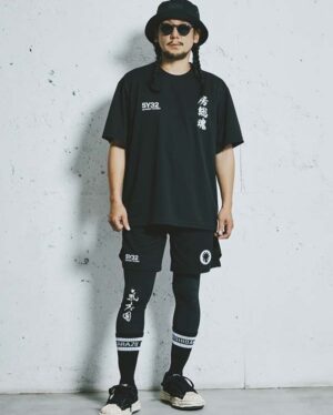 Shou Ayanokouji Instagram - 氣志團 × SY32 by SWEET YEARS®︎
「THE IDO-GI」

@sy32_staff
@sy32_store_shibuya 

#SY32
#SY32bySWEETYEARS®︎
#氣志團
#KISHIDAN
#綾小路翔
#ShowAyanocozey
#早乙女光
#HikaruSaotome
#西園寺瞳
#HitomiSaionji
#星グランマニエ
#HoshiGrandmarnier
#白鳥松竹梅
#ShochikubaiShiratori
#叶亜樹良
#akirakano