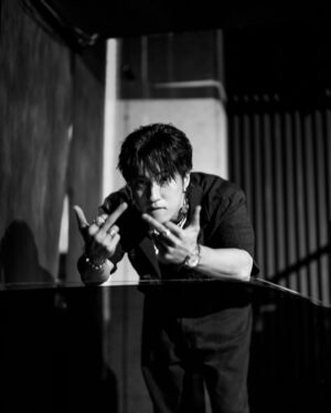 Shou Lou Instagram - 翻過去又是下個章節