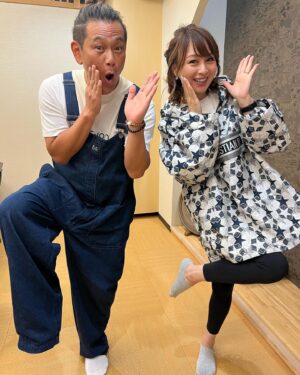 Shôzô Endô Instagram - 🎵みなよのみの字はみんなのみ〜みなよのなの字はなかよしのな〜みなよのよの字はよろしくのよ〜🎵そんな美奈代さんがホホホイを〜❗️
#遠藤章造#ココリコ#渡辺美奈代#岩手#青森#三陸の魚#美味しい#ホホホイ