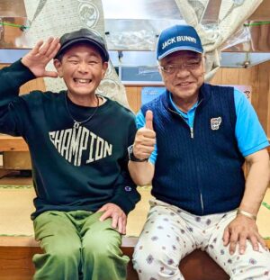 Shôzô Endô Instagram - ミスタータイガースとゴルフ⛳️からの焼肉ー🥩#遠藤章造#ココリコ#掛布雅之#阪神タイガース#遠藤章造vsゴルフ#31#憧れ#ゴルフ