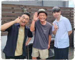 Shôzô Endô Instagram - おじさん達は落ち着いてランチ集合！次はモーニング集合でー！「時給800円」17年振りに歌ってます！いつかのYouTubeココリコ遠藤のへんなカタチを是非！
#遠藤章造#八嶋智人#品川祐#YouTube#ココリコミラクルタイプ#時給800円#17年振り#歌ってみた