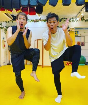Shôzô Endô Instagram - たまたまジムでー。ファンキーモンキーホホホイーズ結成♫❗️#遠藤章造#ココリコ#ファンキー加藤#funkymonkeybabys#bungelingbay#ジム#ホホホイ#ありがとう