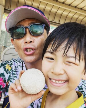 Shôzô Endô Instagram - GW☀️仕事前たまには野球⚾️
#遠藤章造 #ココリコ #野球 #2番セカンド #スタメン#張り切り過ぎて#この後ボール取り損ねてサングラス壊れました