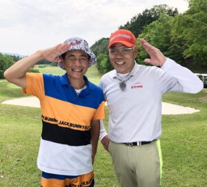 Shôzô Endô Instagram - 2021年吉本ゴルフNO1のオール巨人師匠とNO2の私、2022年御一緒しましたー⛳️是非ーご覧下さい
#遠藤章造#ココリコ#オール巨人#師匠#ゴルフ#吉本#サンテレビ#vs#YouTube