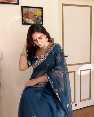 Shraddha Arya Instagram - How I look forward to be Preeta each day every day is baffling even to me… I guess it’s the Love this character gets that keeps me going.. ❤️. I Thank My Audience as much as I Thank my Creators ❤️. #KB #8thYearandRunning #Everyday #PreetaArora #PreetaKaran