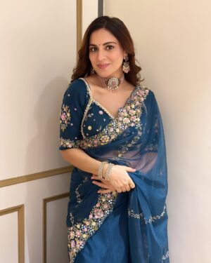 Shraddha Arya Instagram - How I look forward to be Preeta each day every day is baffling even to me… I guess it’s the Love this character gets that keeps me going.. ❤️. I Thank My Audience as much as I Thank my Creators ❤️. #KB #8thYearandRunning #Everyday #PreetaArora #PreetaKaran