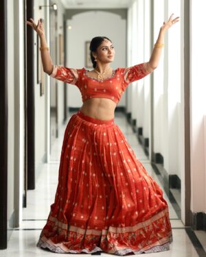 Shruti Reddy Instagram - ❤️‍🔥✨❤️‍🔥✨❤️‍🔥

Photography: @shotsbyuv @sat_narain 
Retoucher: @ashishsom 
@manassompurapix 
Outfit: @kadhambari_studio 
Makeup & hair: @rituals.salomi 

#love #instagood #fashion #photography