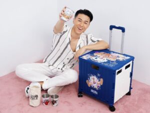 Shu-ting You Instagram - 好康預告!!! 我要成為海賊王🔥
7-ELEVEN全店集點活動跟航海王夢幻連動⚓
逾30款全新周邊海賊王迷必收☠

自7月24日下午3點起推出「航海王25周年動畫精品」活動，
超人氣角色魯夫、索羅、喬巴也有專屬設計周邊🔥🔥
經典豐富商品入手價最低只要199元起‼

🕒2024年7月24日下午3點起準時開搶！
7-ELEVEN門市快閃購， 不限消費金額 報手機 直接買！🛒
更多商品看這裡👀
https://www.7-11.com.tw/event/24kitty/onepiece.aspx

#7eleventw #航海王 #海賊王 #喬巴 #5檔 #草帽一夥 #新四皇 #日本 #一番賞 #ONEPICE
#澎湖花火節 #我要成為海賊王 #魯夫 #WCF #小七

@7eleventw