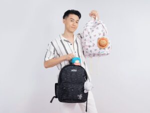 Shu-ting You Instagram - 好康預告!!! 我要成為海賊王🔥
7-ELEVEN全店集點活動跟航海王夢幻連動⚓
逾30款全新周邊海賊王迷必收☠

自7月24日下午3點起推出「航海王25周年動畫精品」活動，
超人氣角色魯夫、索羅、喬巴也有專屬設計周邊🔥🔥
經典豐富商品入手價最低只要199元起‼

🕒2024年7月24日下午3點起準時開搶！
7-ELEVEN門市快閃購， 不限消費金額 報手機 直接買！🛒
更多商品看這裡👀
https://www.7-11.com.tw/event/24kitty/onepiece.aspx

#7eleventw #航海王 #海賊王 #喬巴 #5檔 #草帽一夥 #新四皇 #日本 #一番賞 #ONEPICE
#澎湖花火節 #我要成為海賊王 #魯夫 #WCF #小七

@7eleventw