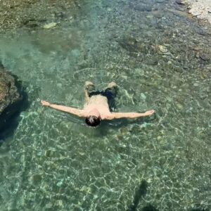 Shu-ting You Instagram - 夏日炎炎 有水超甜💙